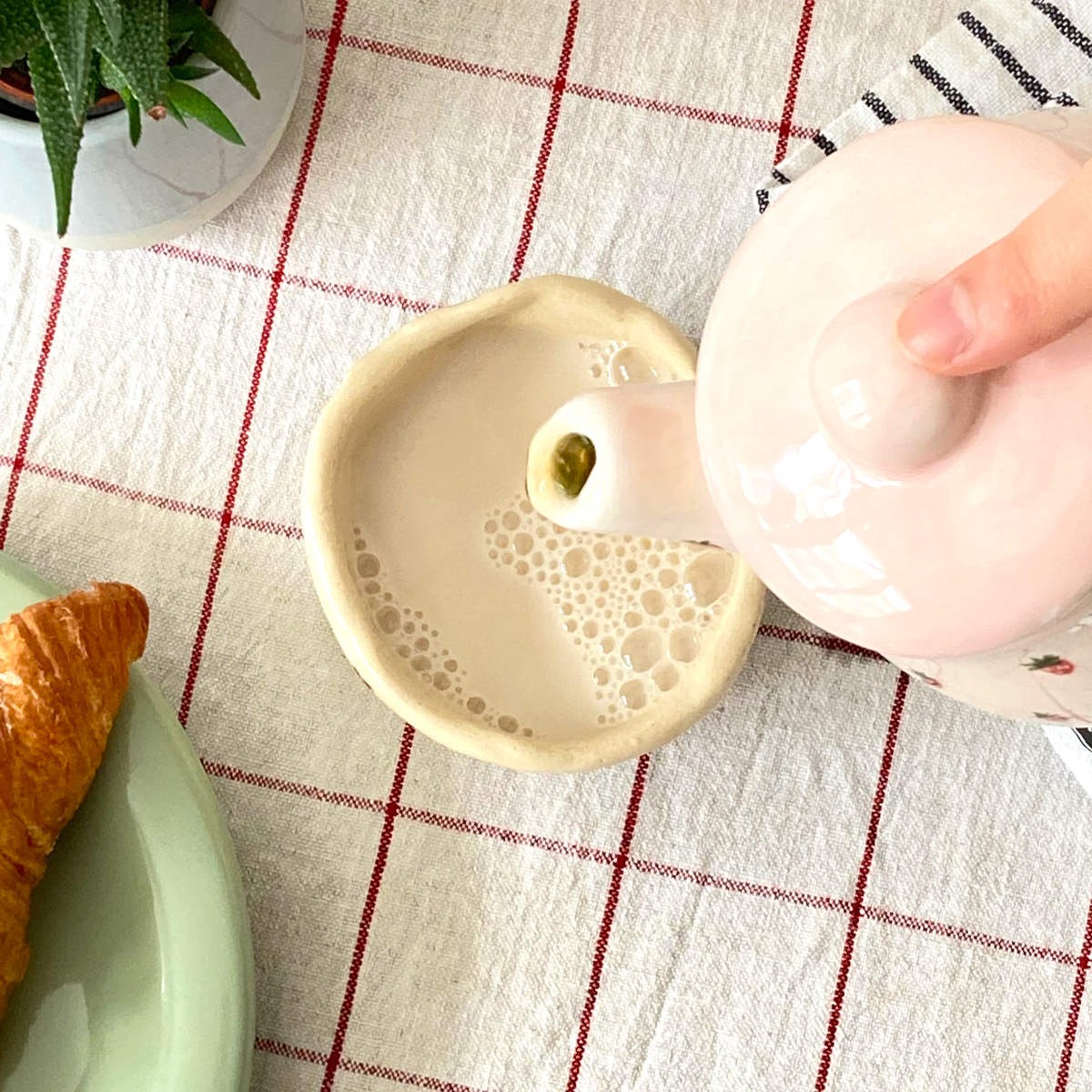 Tetera strawberry latte - Pieza única